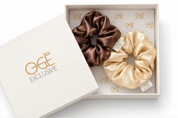Scrunchie Set, Champagne en Chocolate in de geopende witte cadeaudoos