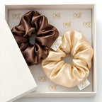 Scrunchie Set, Champagne en Chocolate in de witte cadeaudoos, van boven